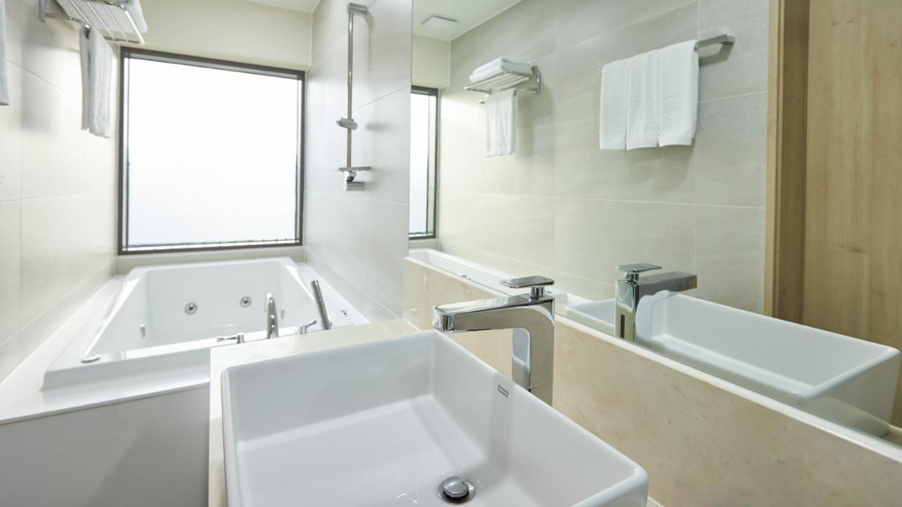 Chuncheon Eston Hotel Buitenkant foto