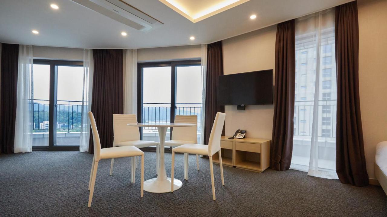Chuncheon Eston Hotel Buitenkant foto