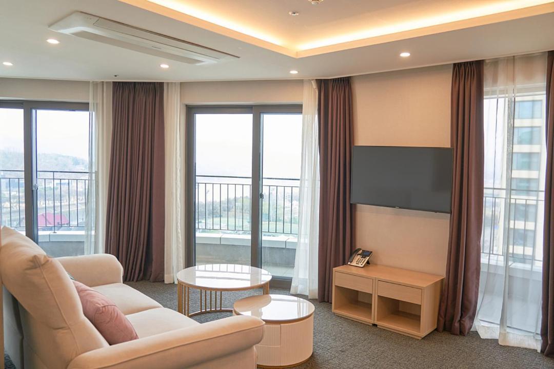 Chuncheon Eston Hotel Buitenkant foto