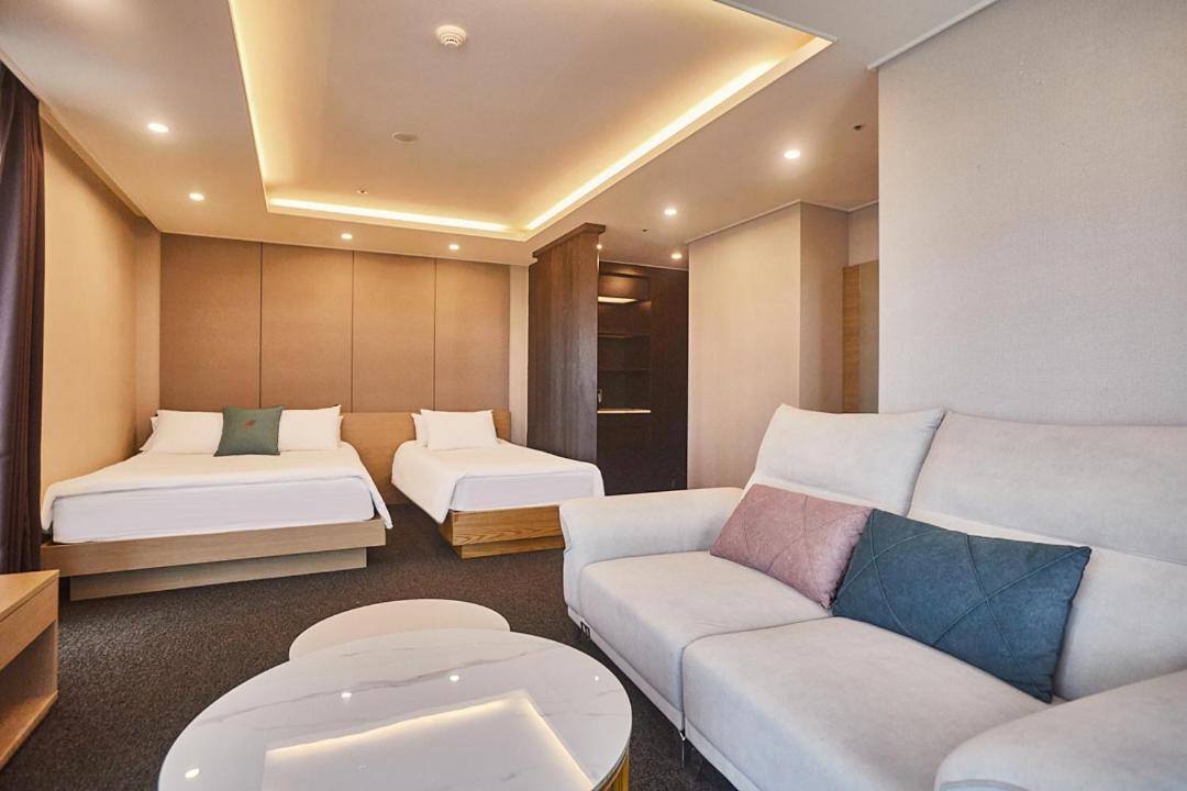 Chuncheon Eston Hotel Buitenkant foto