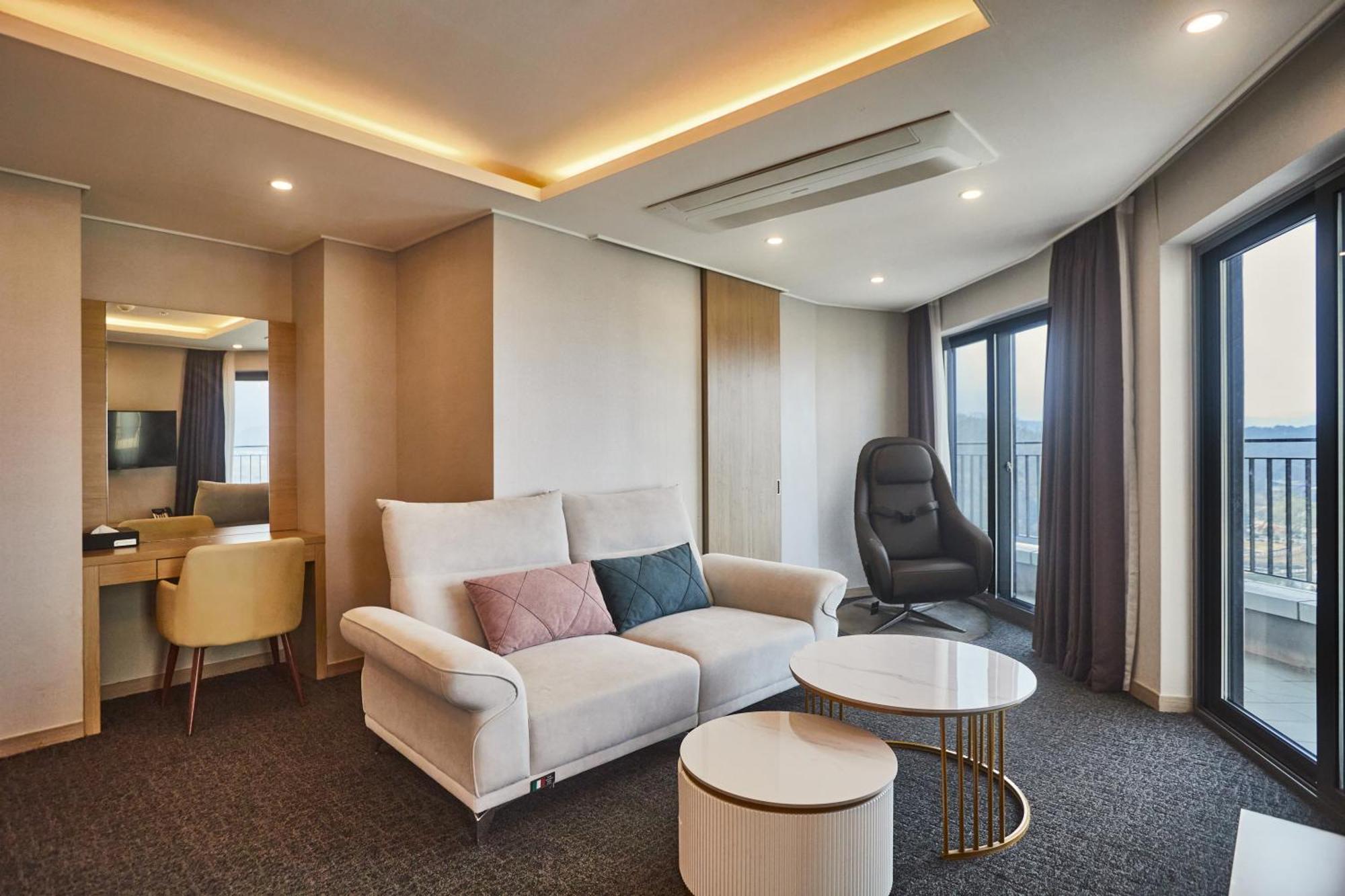 Chuncheon Eston Hotel Buitenkant foto